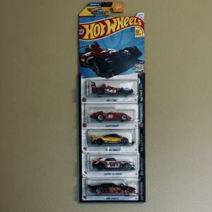 wall mounted hot wheels pack holder | 3d printed display stand for 5 packed cars | wall mounted hot wheels display
